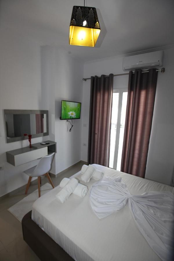 Deda Apartments Sarandë Eksteriør bilde