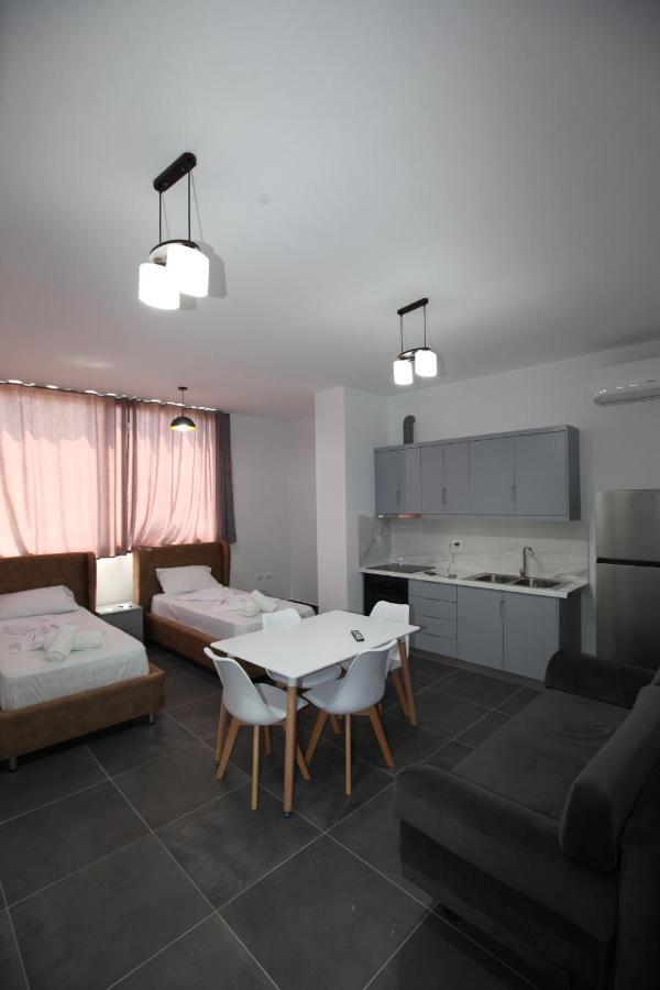 Deda Apartments Sarandë Eksteriør bilde